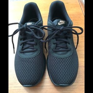 Nike Tanjun Black/Rose Gold Size 7.5 NWOB